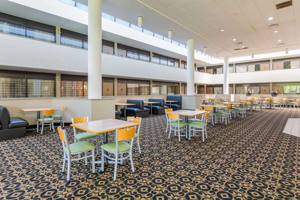 Oyo Townhouse Owensboro West Hotel Restaurant photo